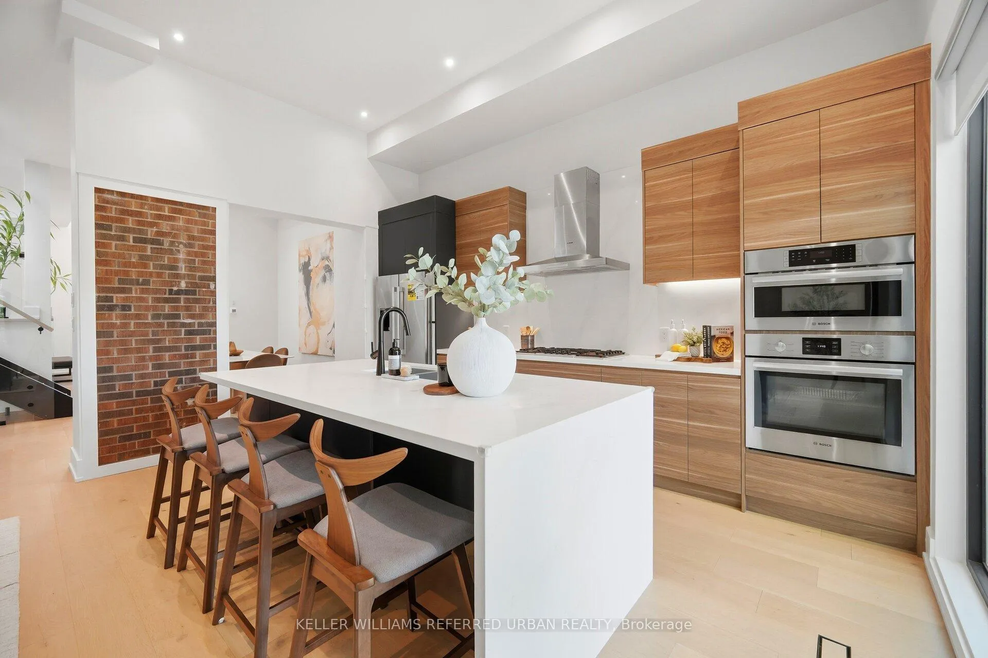 Photo 11 of 56 Elma Street, Etobicoke, Mimico — HOMEH