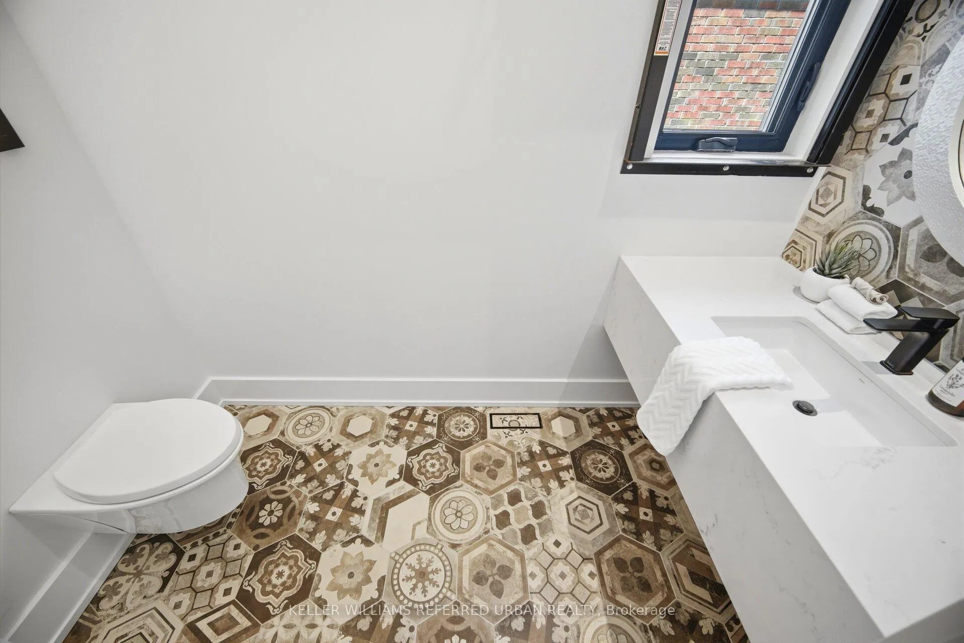 Photo 19 of 56 Elma Street, Etobicoke, Mimico — HOMEH
