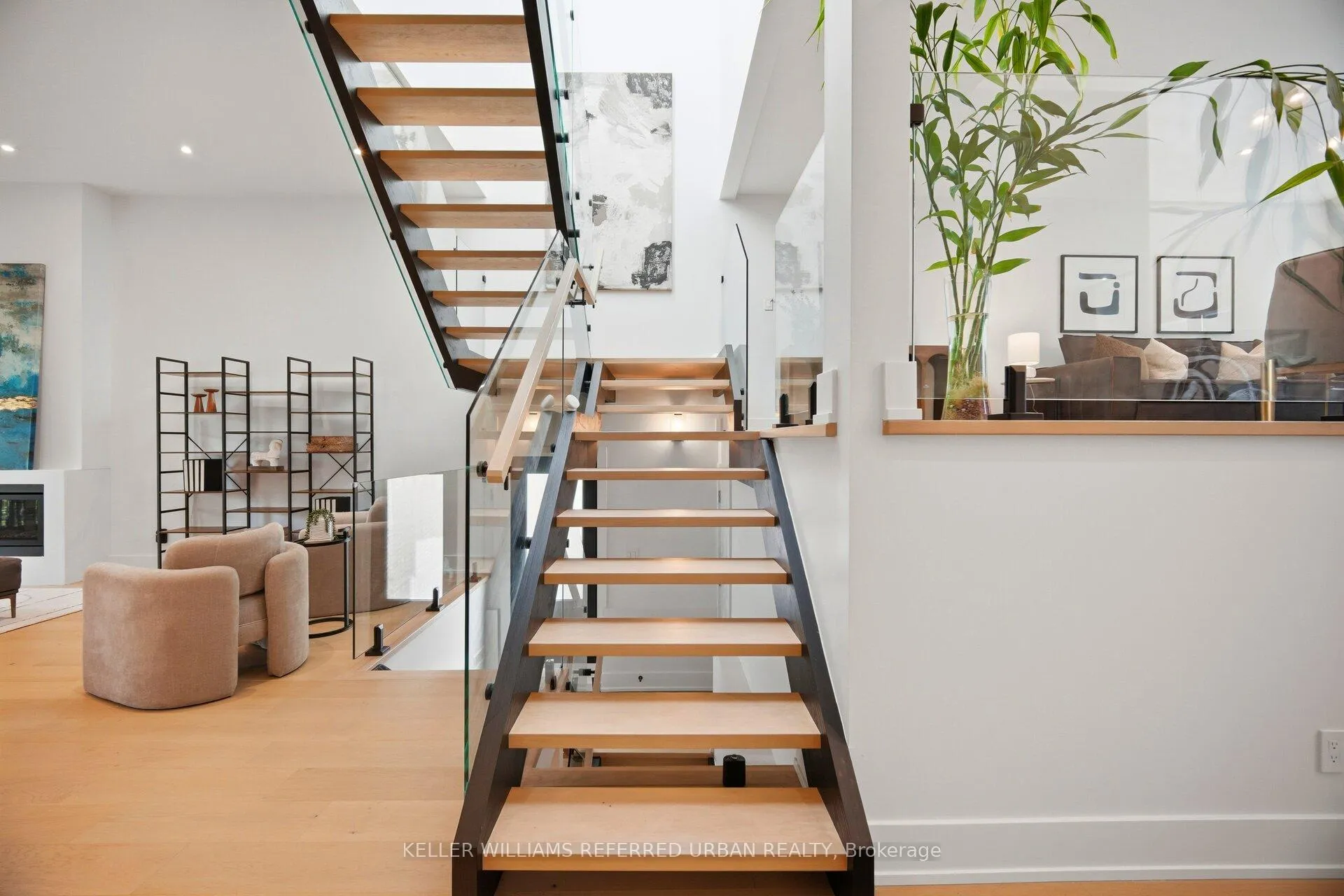 Photo 20 of 56 Elma Street, Etobicoke, Mimico — HOMEH