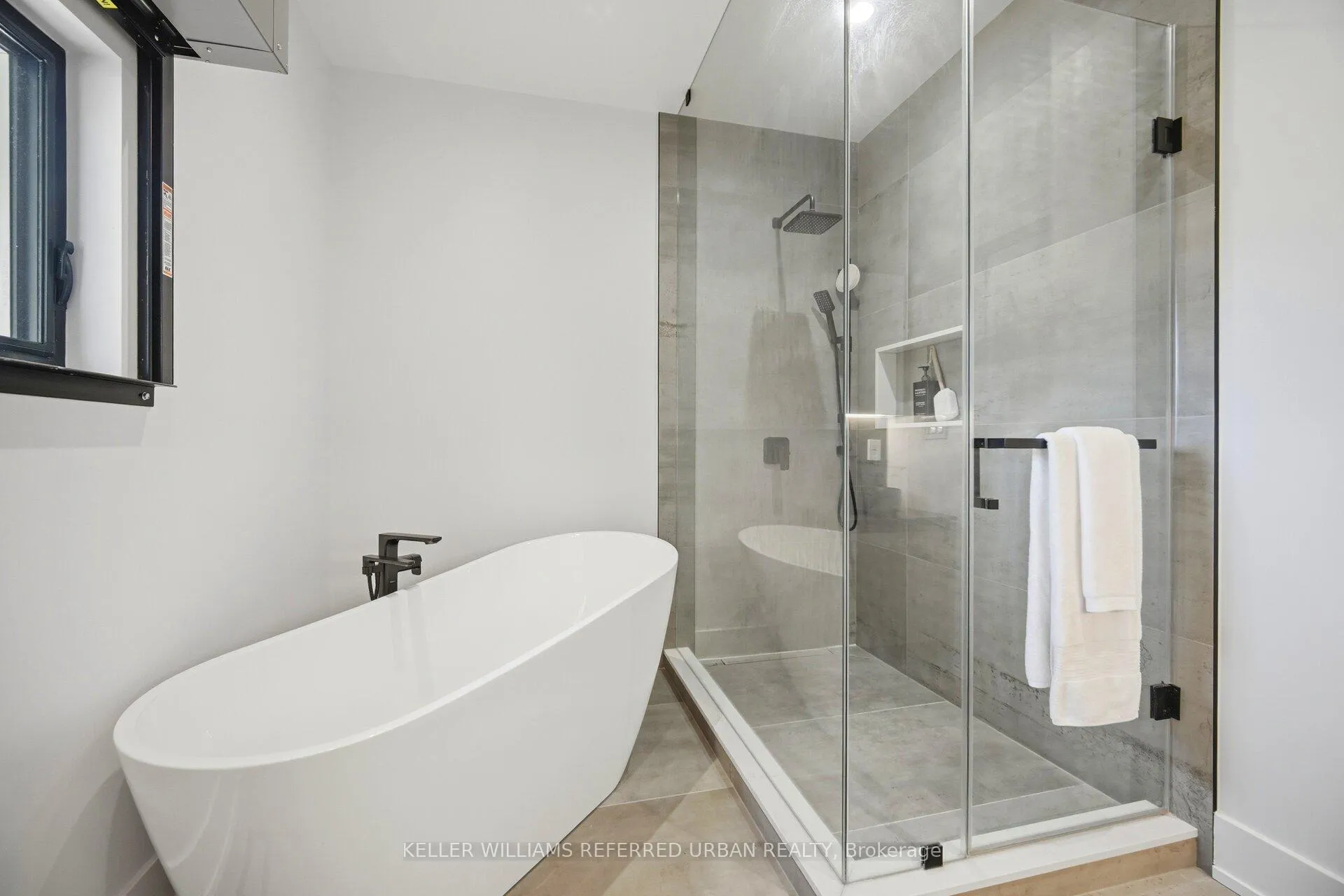 Photo 29 of 56 Elma Street, Etobicoke, Mimico — HOMEH
