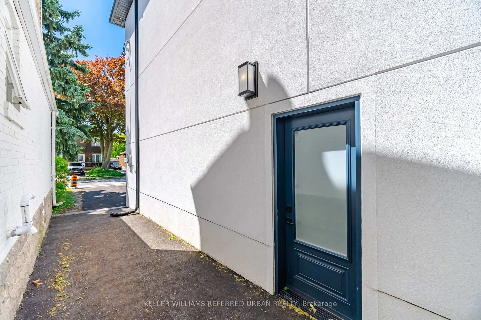 Photo 39 of 56 Elma Street, Etobicoke, Mimico — HOMEH