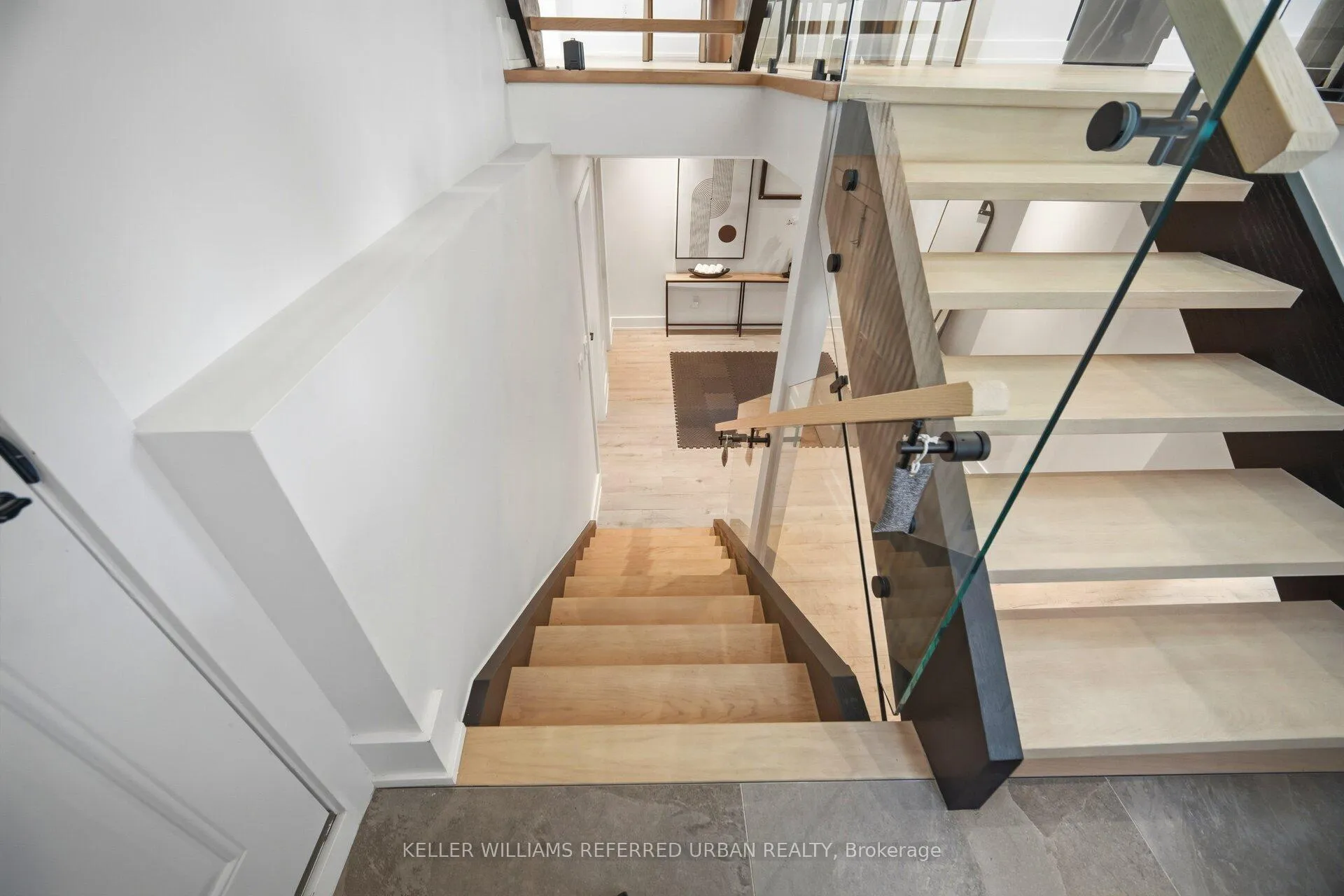 Photo 40 of 56 Elma Street, Etobicoke, Mimico — HOMEH