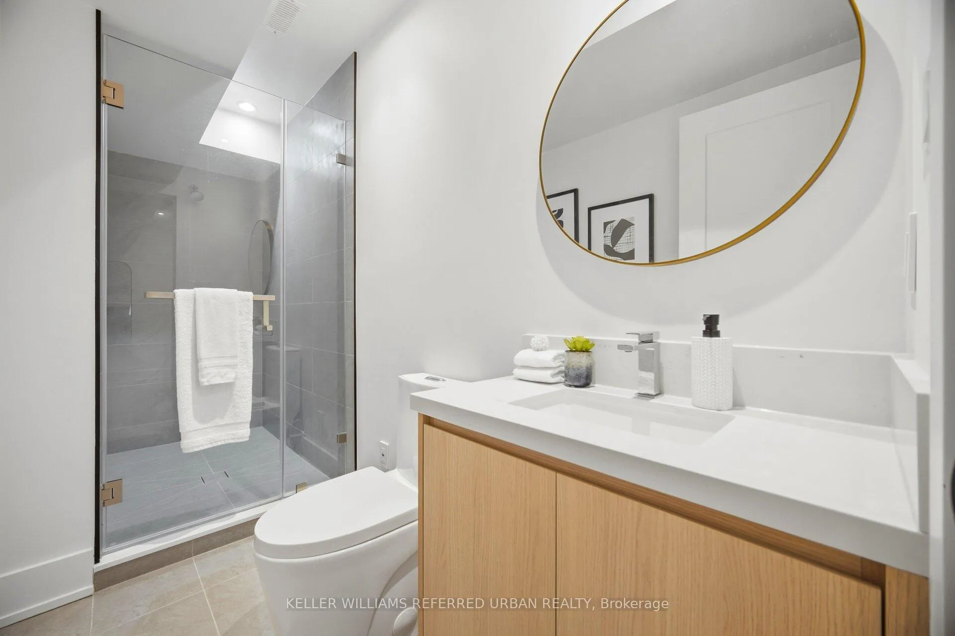 Photo 45 of 56 Elma Street, Etobicoke, Mimico — HOMEH