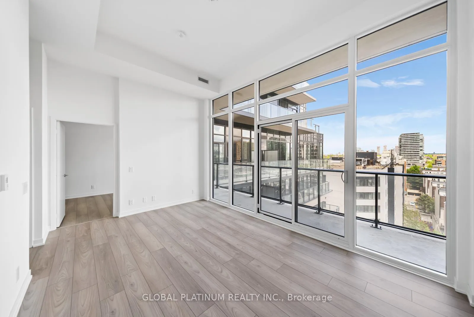 Photo 5 of Unit 701, 285 Dufferin Street, Toronto, South Parkdale — HOMEH