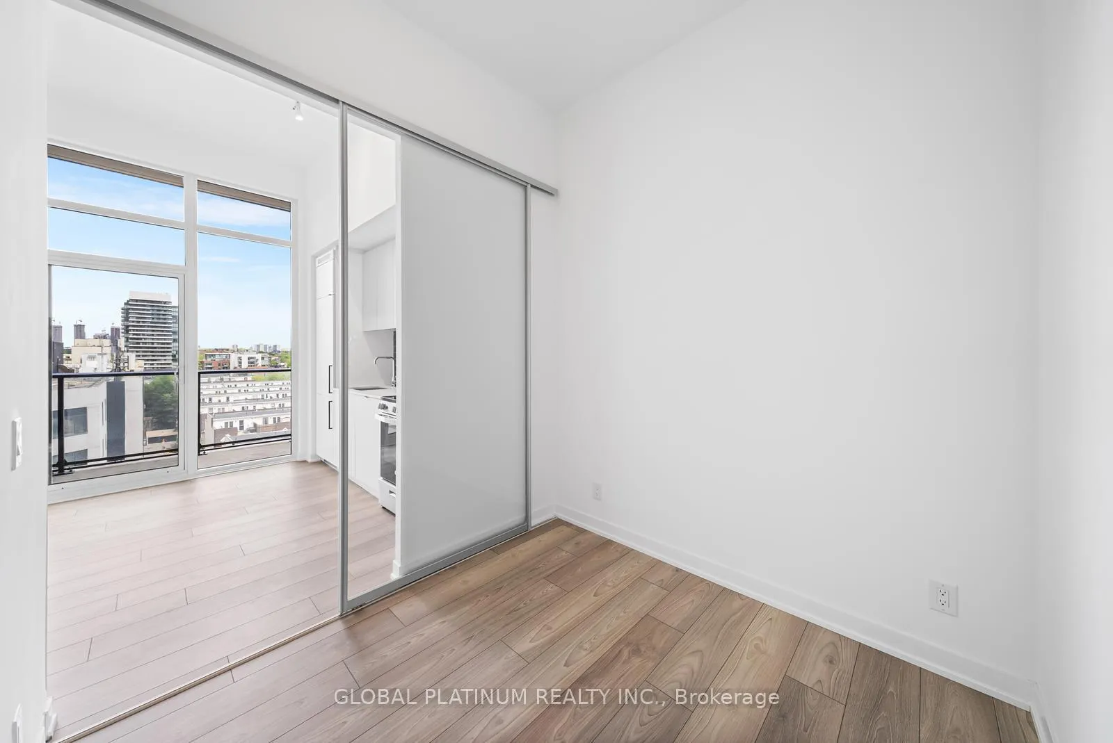 Photo 10 of Unit 701, 285 Dufferin Street, Toronto, South Parkdale — HOMEH