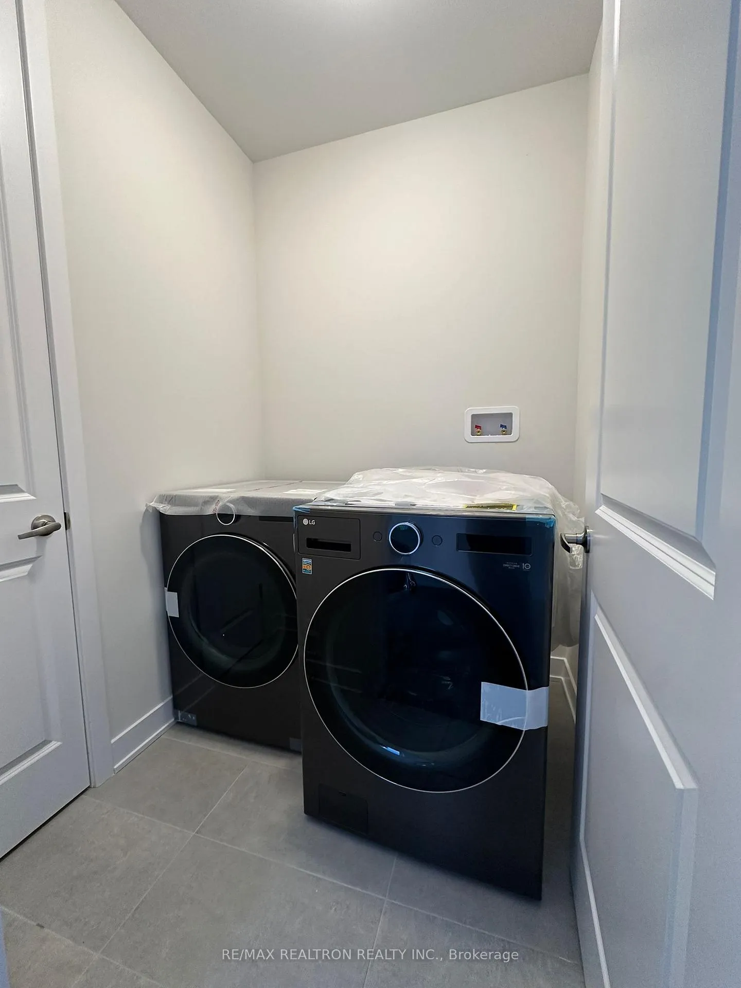 Photo 15 of 321 O'Toole Crescent, Peterborough, Monaghan Ward 2 — HOMEH