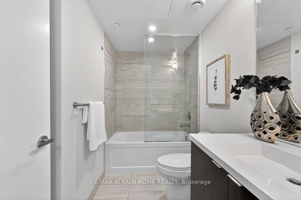 Photo 11 of Unit 4108, 138 Downes Street, Toronto, Waterfront Communities — HOMEH