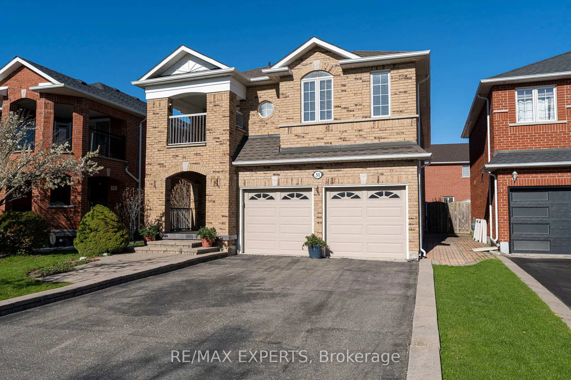 Photo 1 of 31 Monteith Crescent, Vaughan, Maple — HOMEH