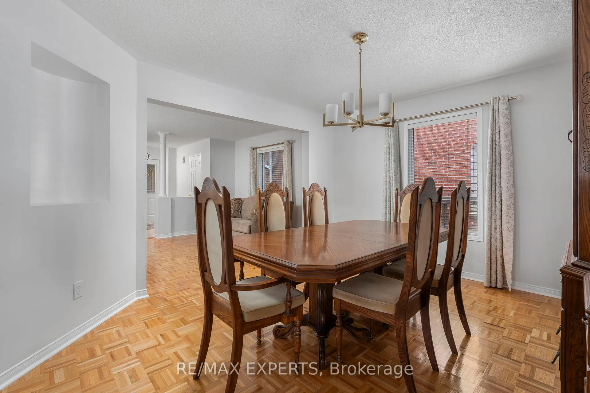 Photo 11 of 31 Monteith Crescent, Vaughan, Maple — HOMEH