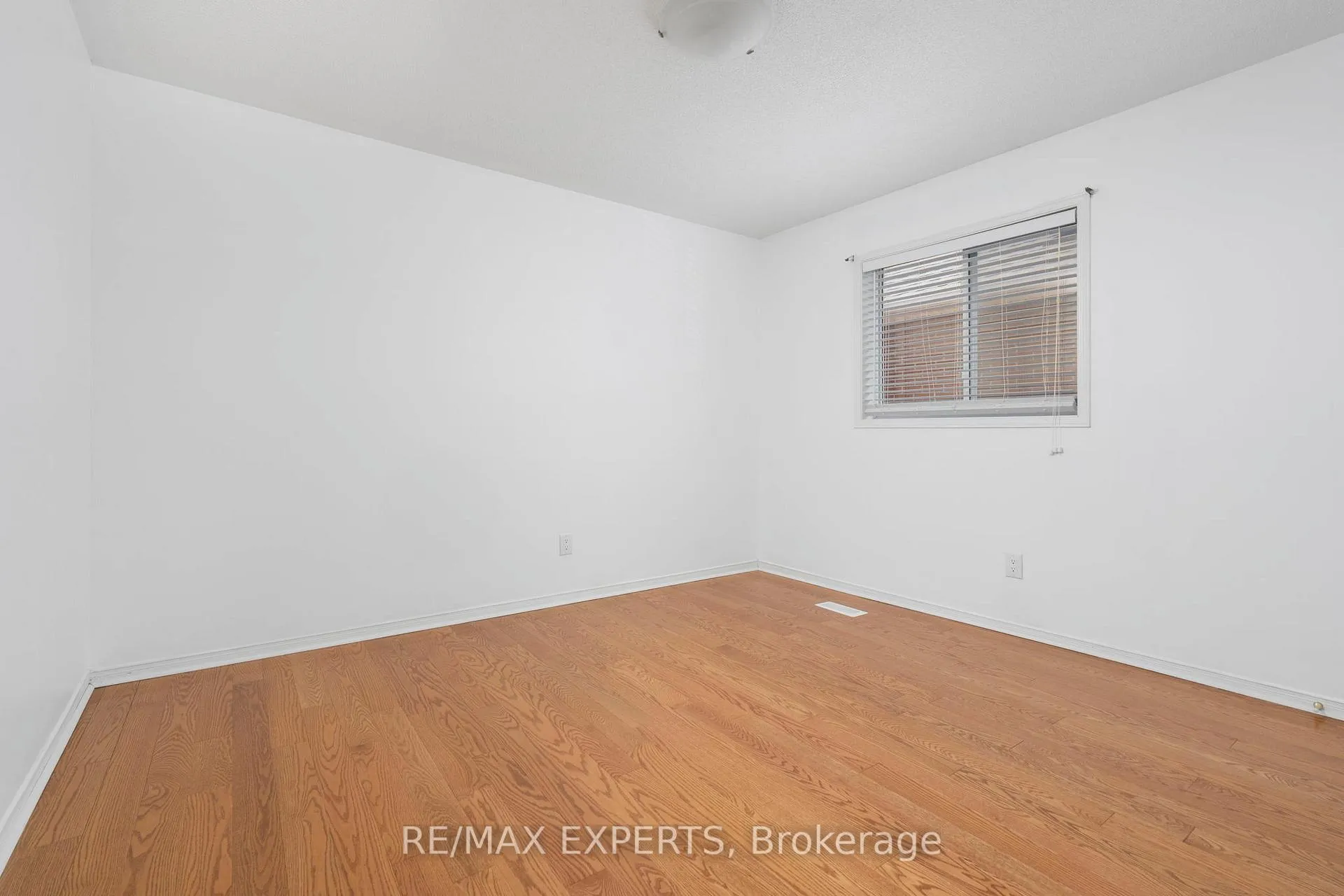 Photo 22 of 31 Monteith Crescent, Vaughan, Maple — HOMEH