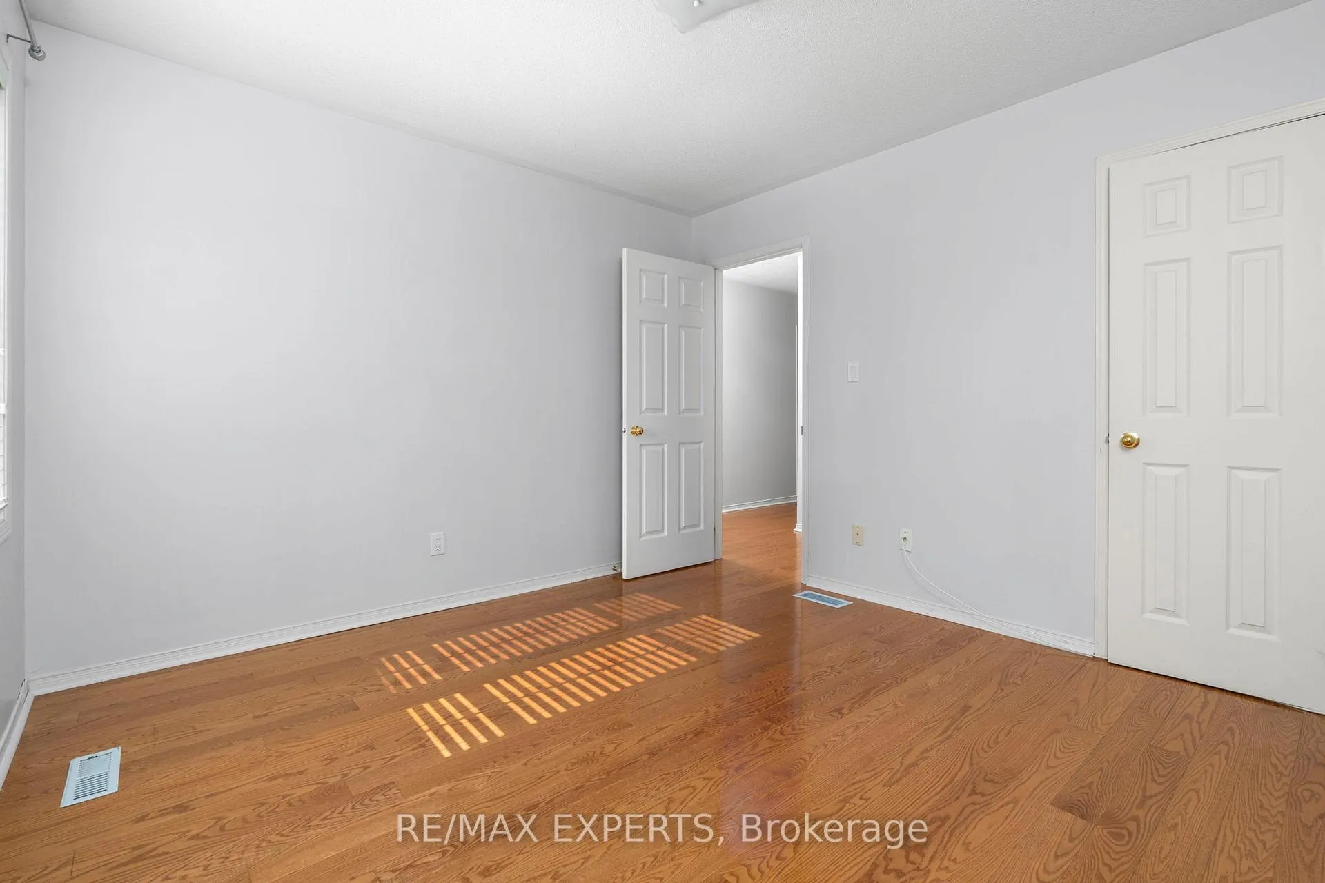 Photo 25 of 31 Monteith Crescent, Vaughan, Maple — HOMEH