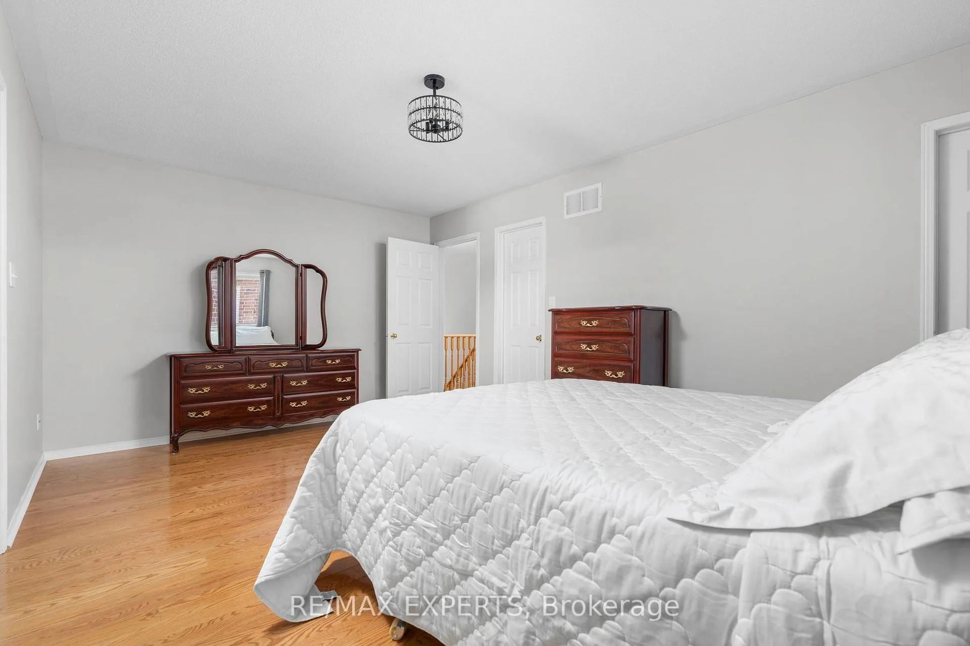 Photo 35 of 31 Monteith Crescent, Vaughan, Maple — HOMEH
