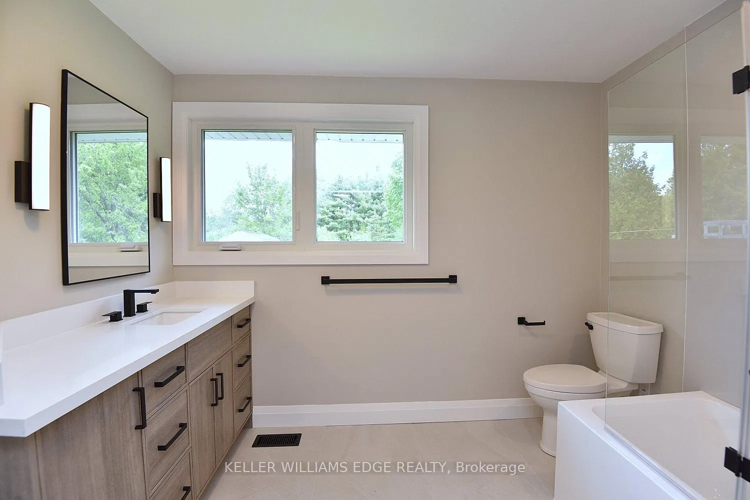 Photo 33 of 1837 6th Con Road W, Hamilton, Rural Flamborough — HOMEH