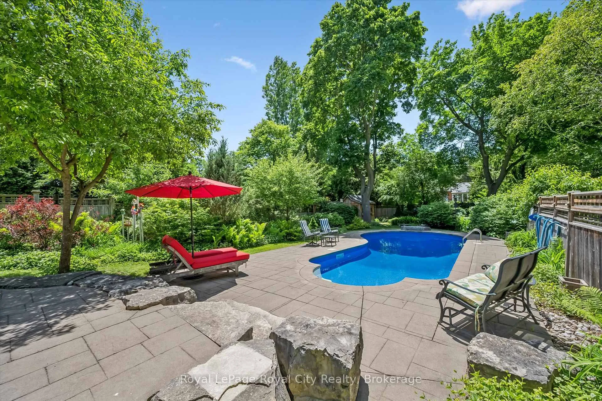 Photo 2 of 47 Caledonia Street, Guelph, Dovercliffe Park/Old University — HOMEH
