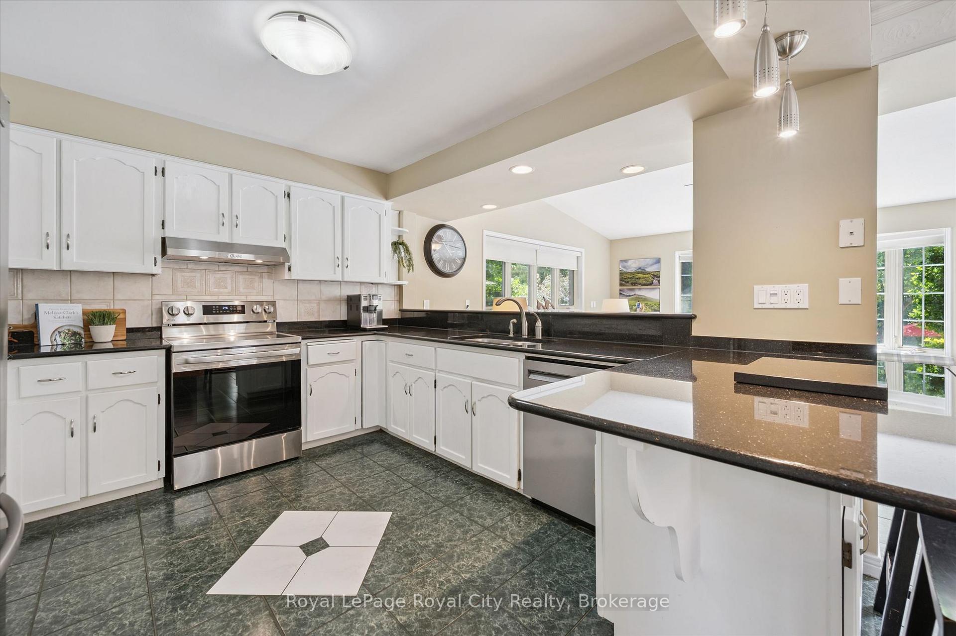 Photo 14 of 47 Caledonia Street, Guelph, Dovercliffe Park/Old University — HOMEH