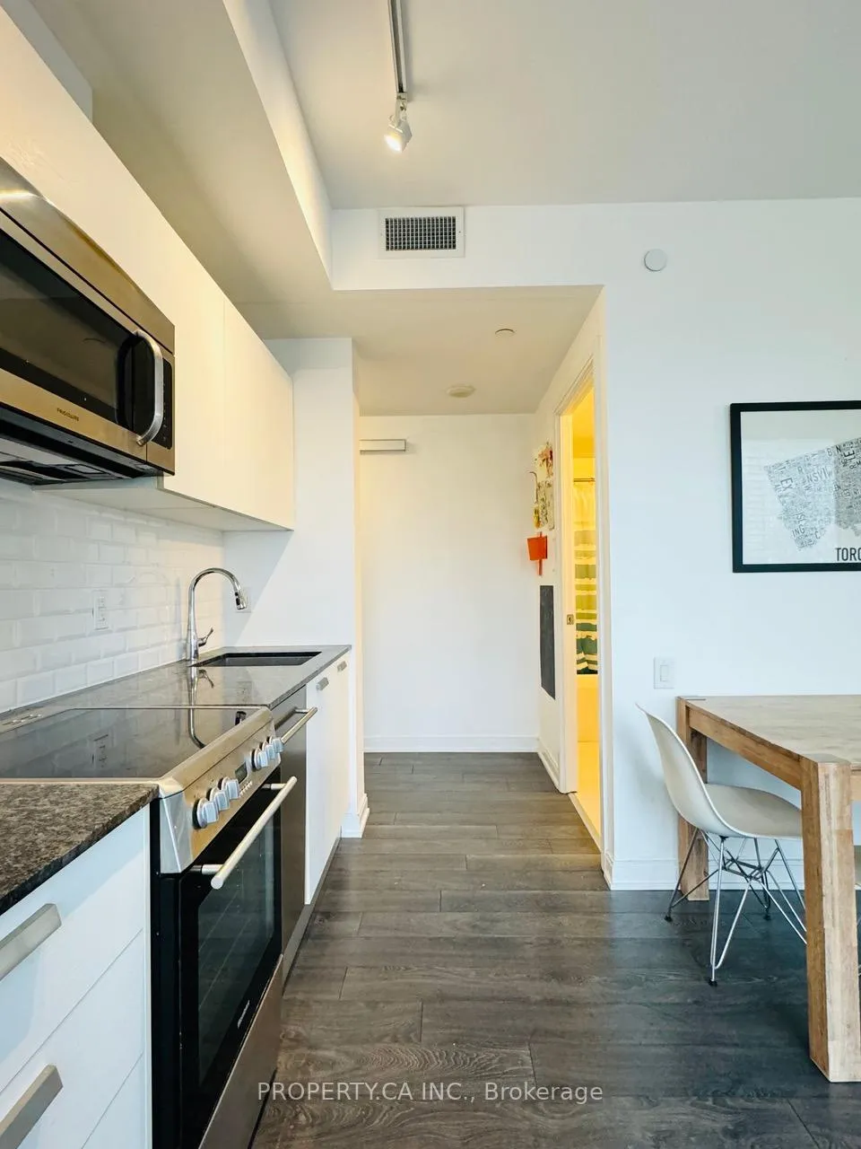 Photo 4 of Unit 1404, 42 Charles Street E, Toronto, Church-Yonge Corridor — HOMEH