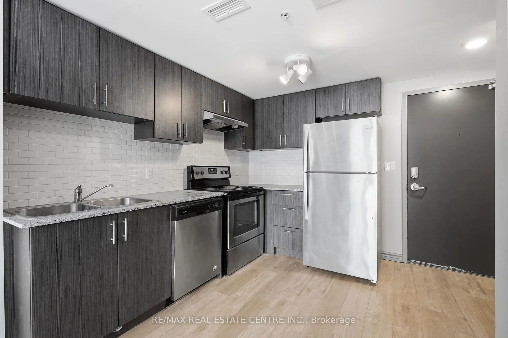 Photo 11 of Unit B02, 275 Larch Street, Waterloo, Beechwood/University — HOMEH