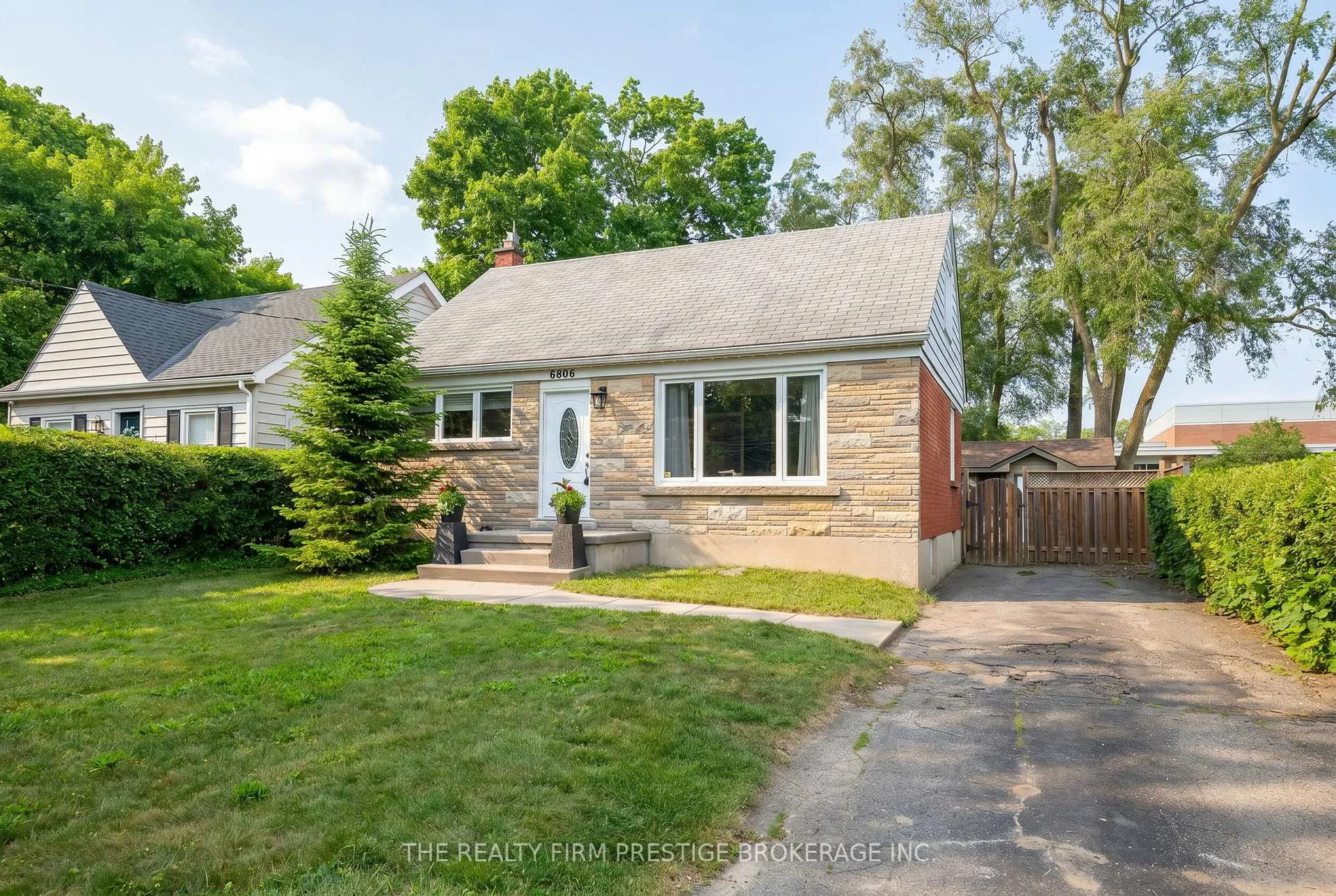 Photo 1 of 6806 James Street, London, South V — HOMEH
