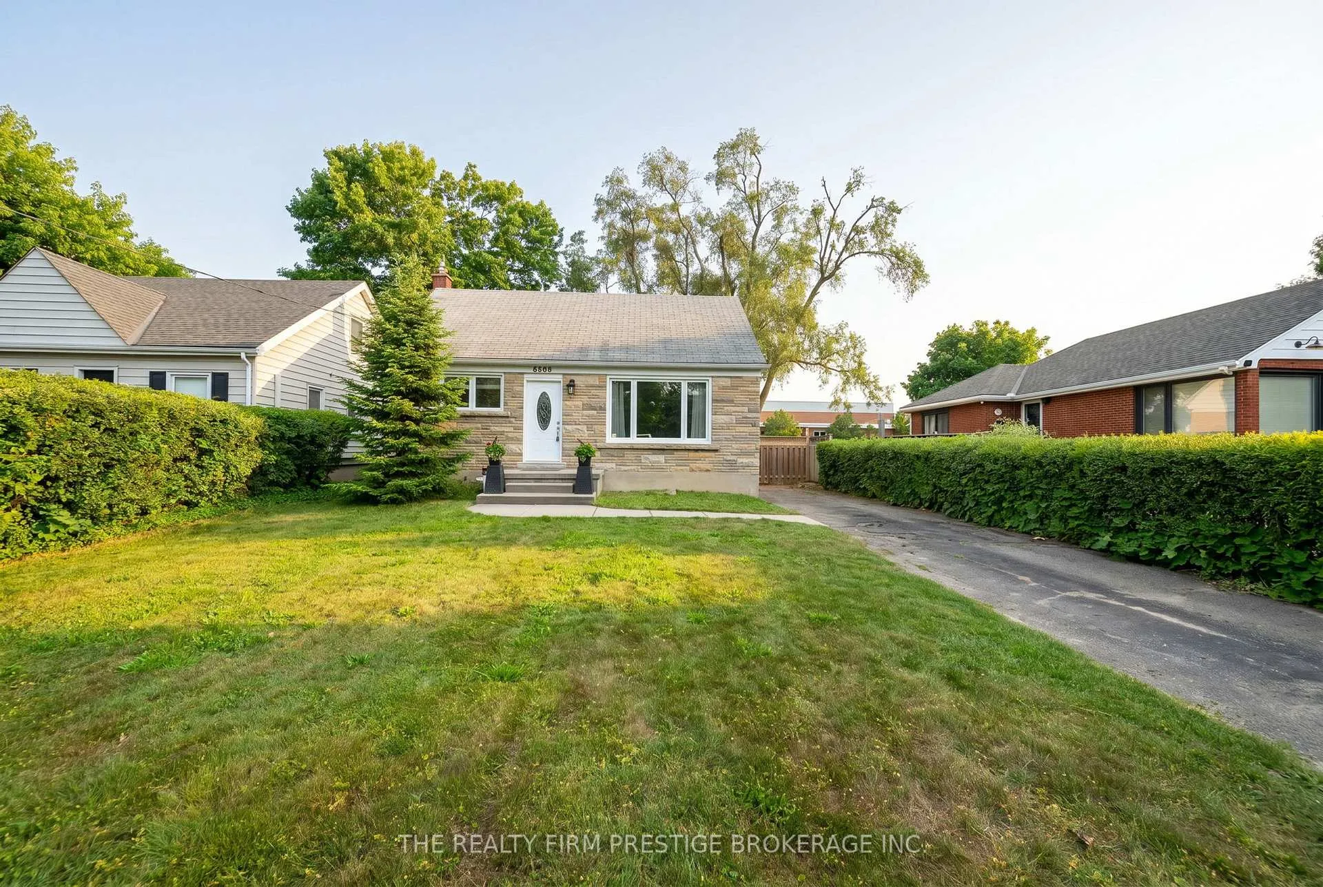 Photo 2 of 6806 James Street, London, South V — HOMEH