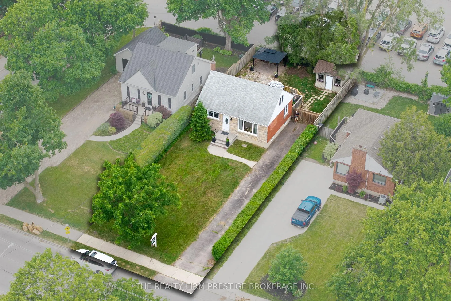 Photo 3 of 6806 James Street, London, South V — HOMEH