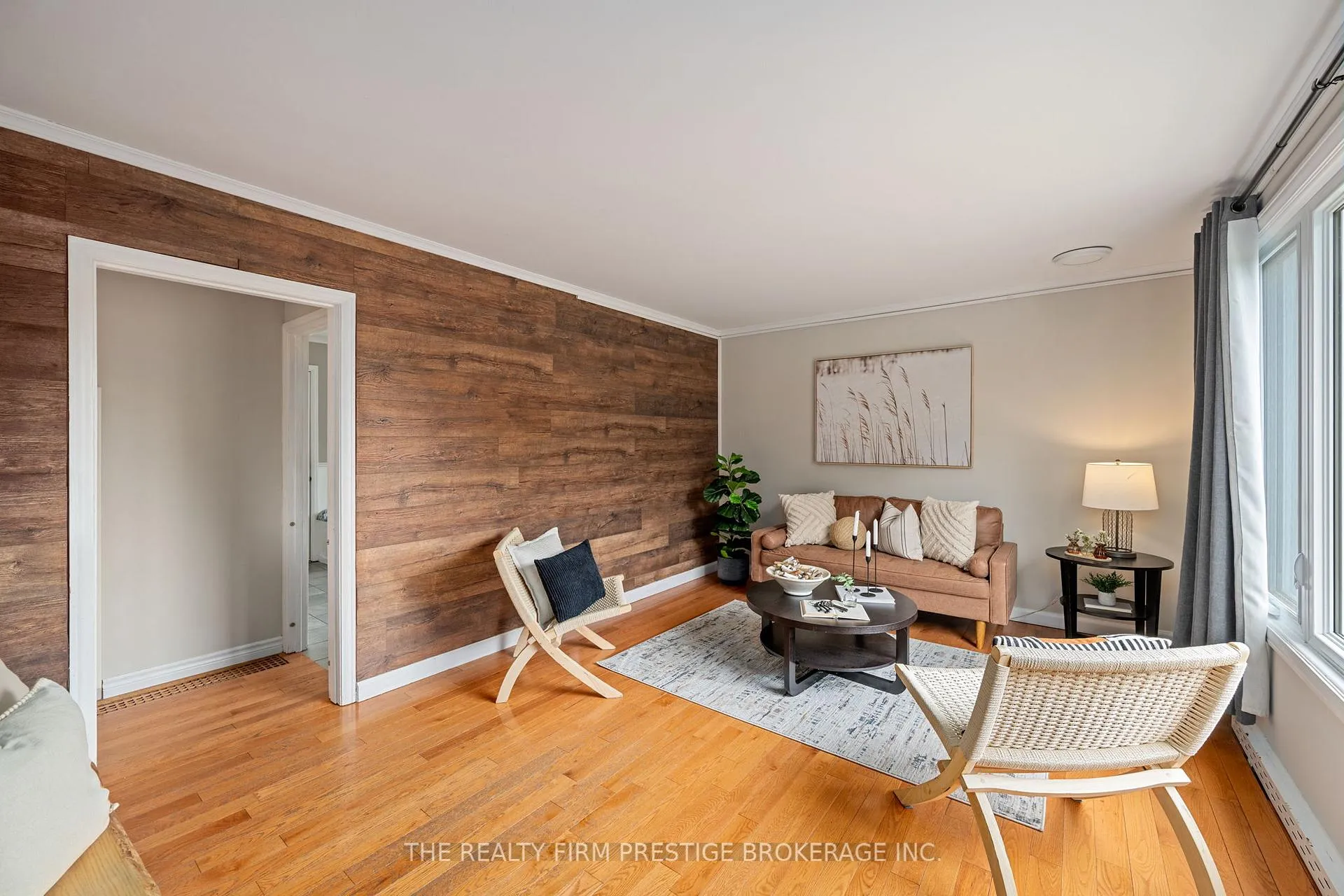 Photo 4 of 6806 James Street, London, South V — HOMEH