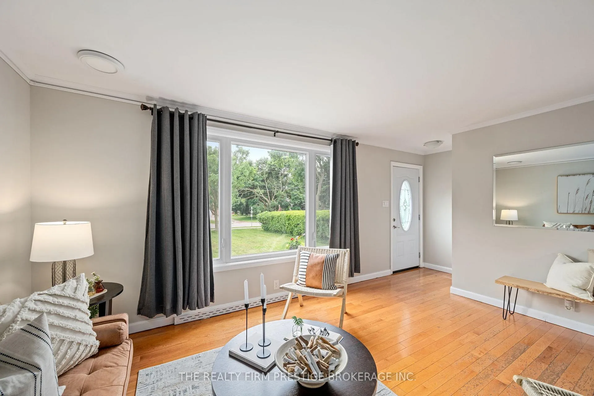Photo 6 of 6806 James Street, London, South V — HOMEH