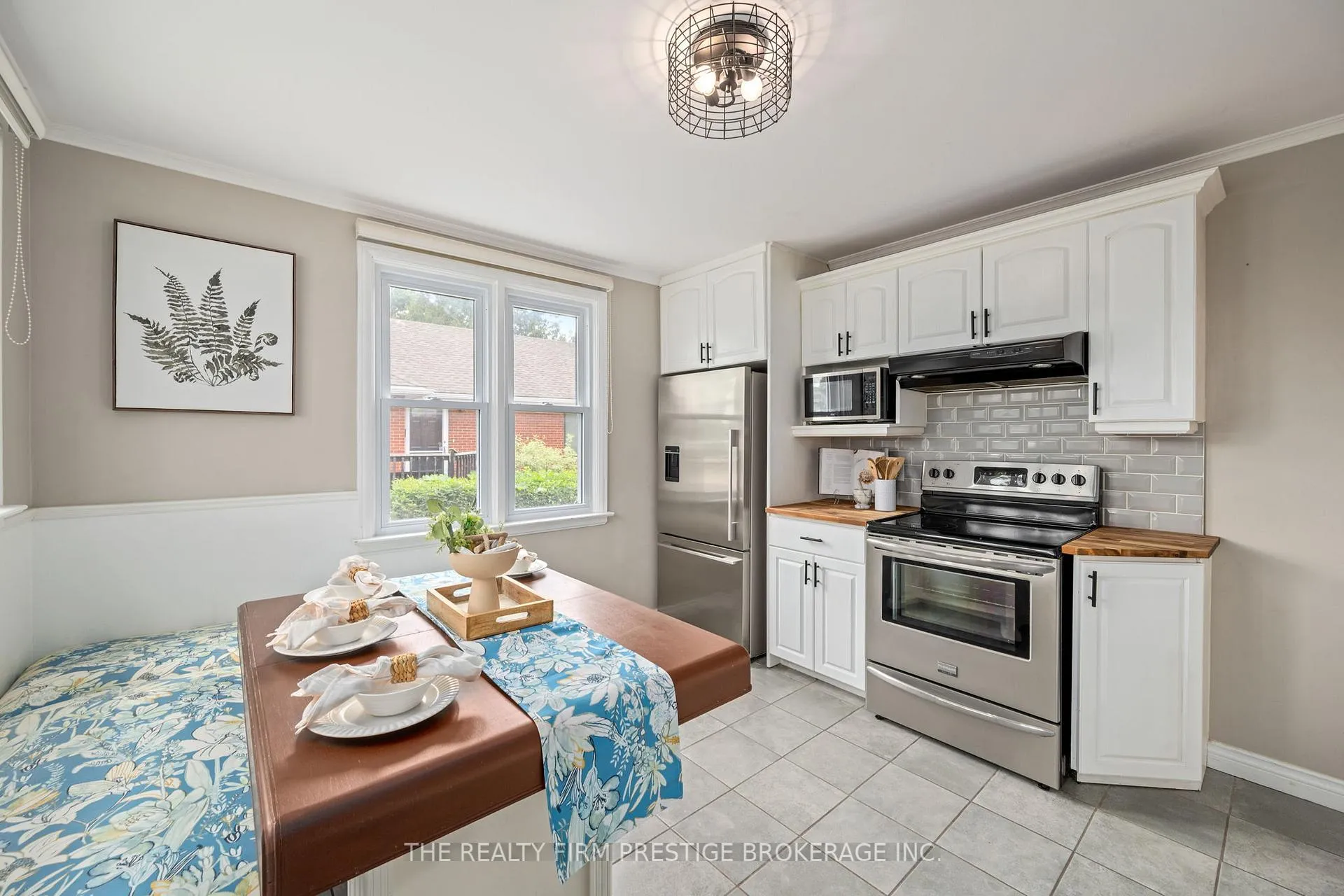 Photo 9 of 6806 James Street, London, South V — HOMEH