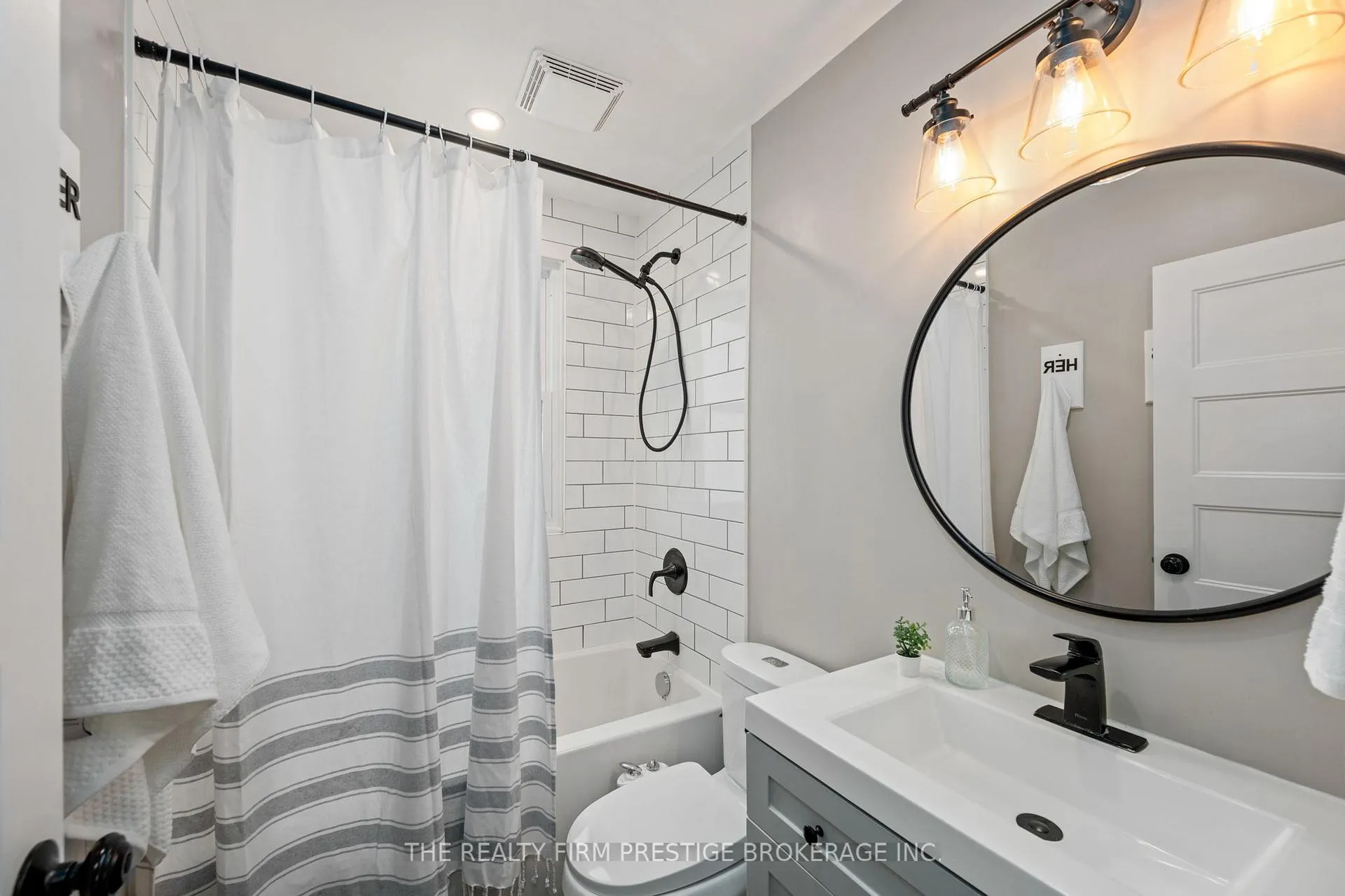 Photo 15 of 6806 James Street, London, South V — HOMEH