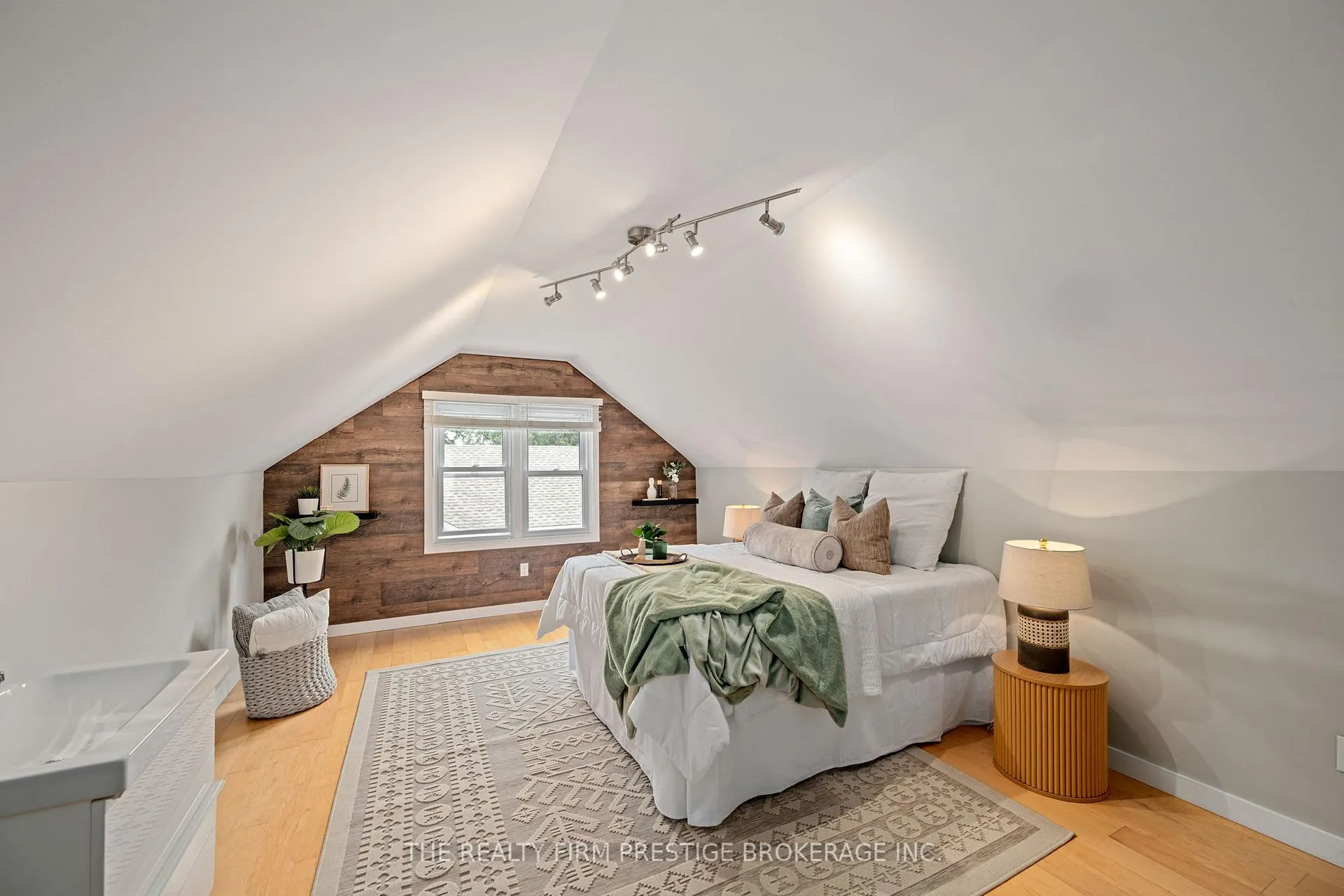 Photo 16 of 6806 James Street, London, South V — HOMEH
