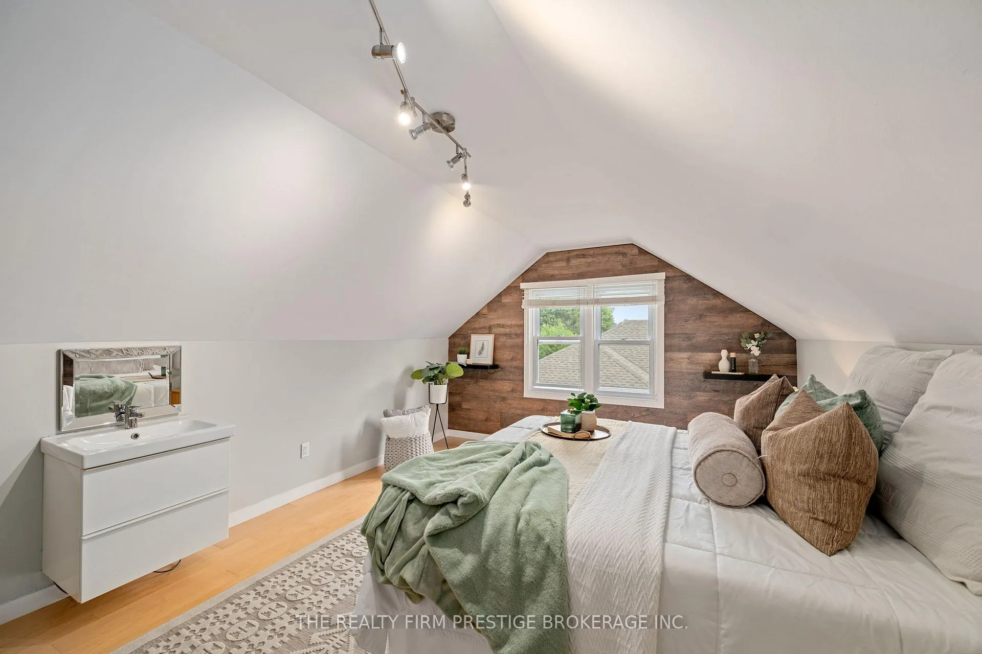 Photo 17 of 6806 James Street, London, South V — HOMEH