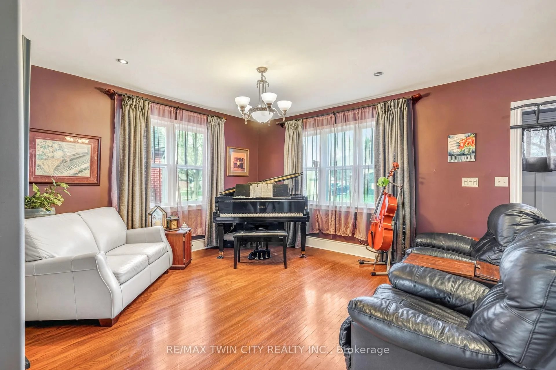 Photo 9 of 32 Fulton Street, Brantford, North Park/Wood St. — HOMEH