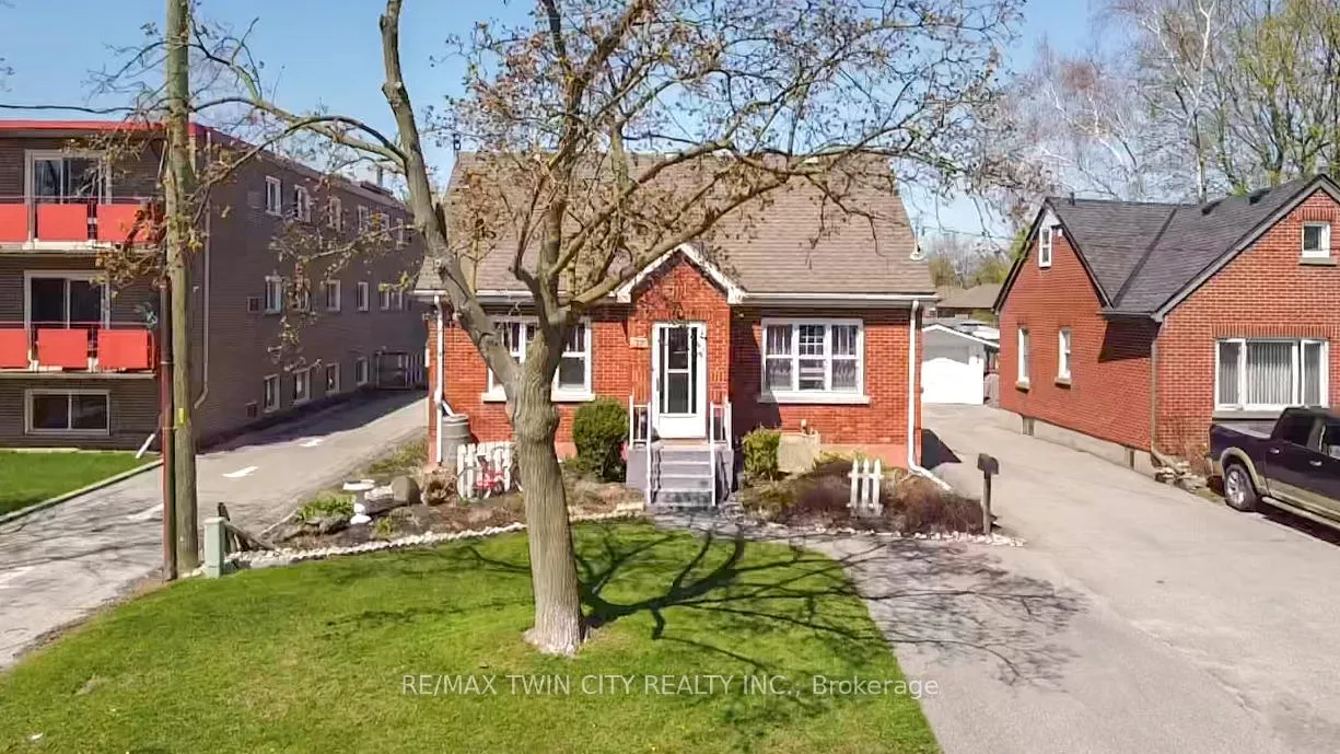 Photo 43 of 32 Fulton Street, Brantford, North Park/Wood St. — HOMEH