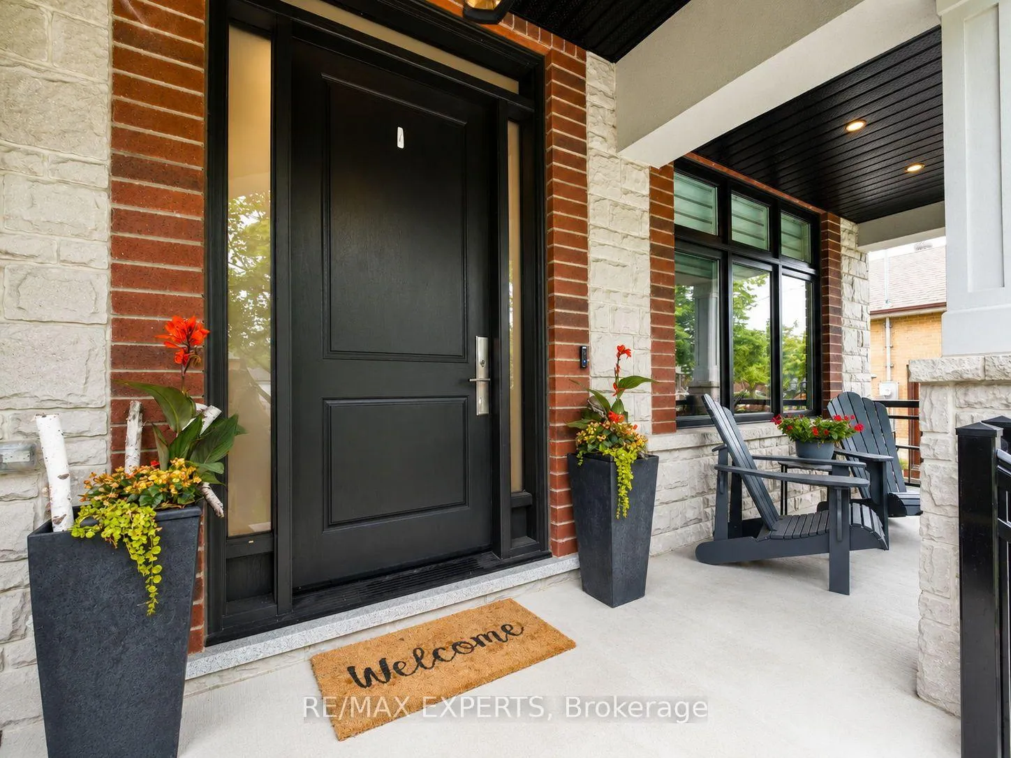 Photo 3 of 41 Loma Road, Etobicoke, Stonegate-Queensway — HOMEH