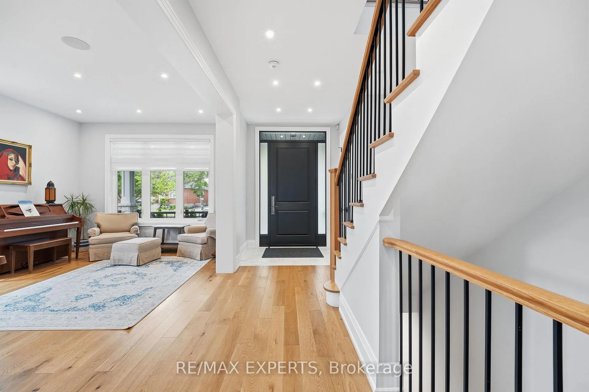 Photo 4 of 41 Loma Road, Etobicoke, Stonegate-Queensway — HOMEH