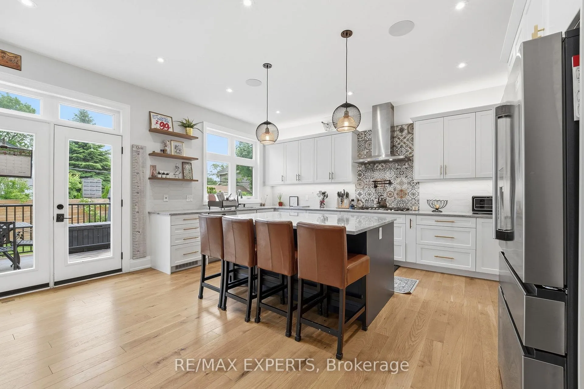 Photo 8 of 41 Loma Road, Etobicoke, Stonegate-Queensway — HOMEH