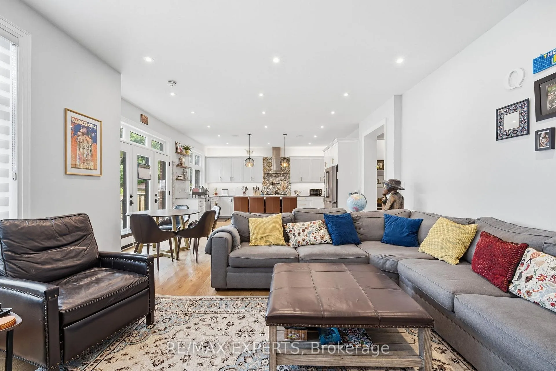 Photo 13 of 41 Loma Road, Etobicoke, Stonegate-Queensway — HOMEH