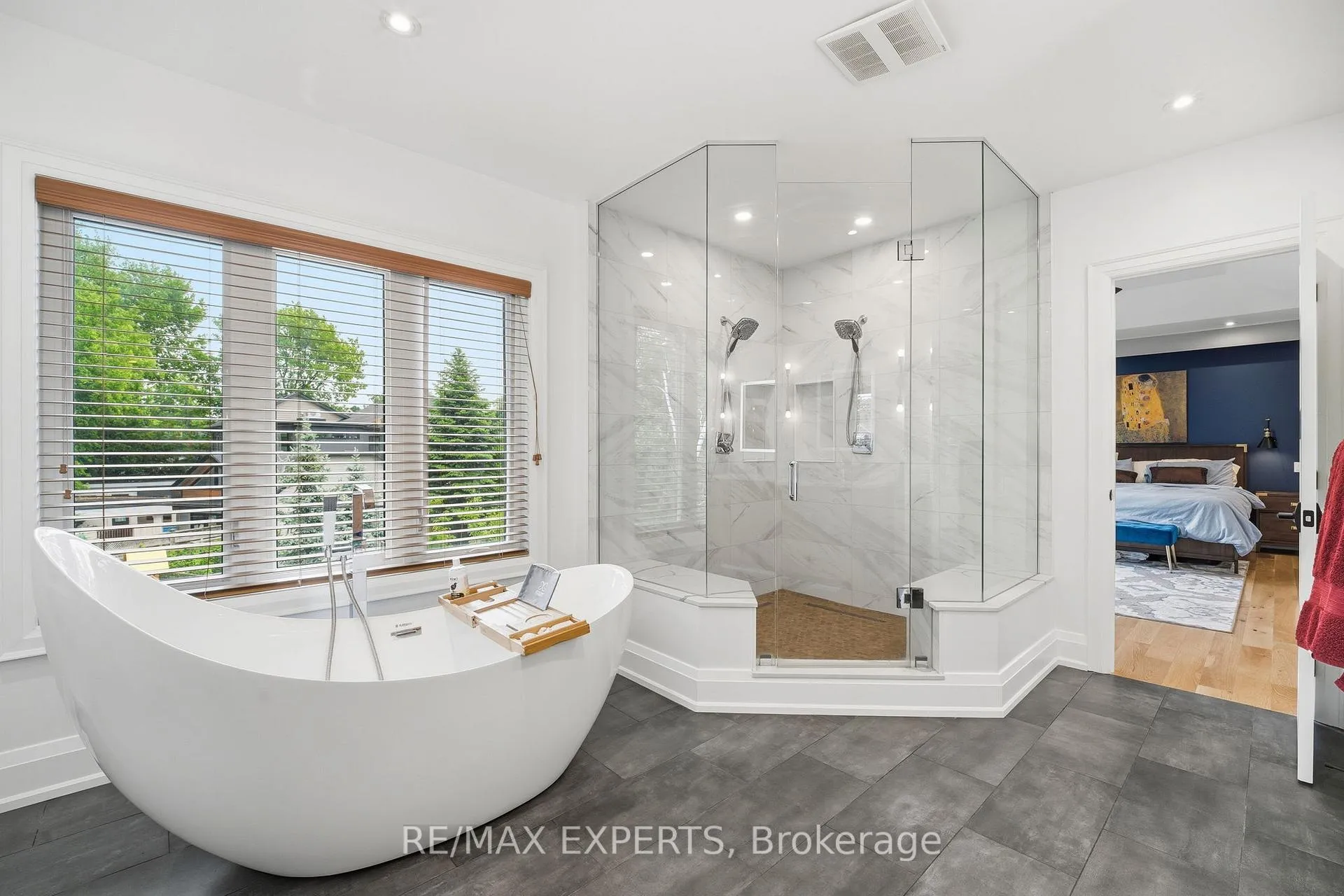 Photo 18 of 41 Loma Road, Etobicoke, Stonegate-Queensway — HOMEH