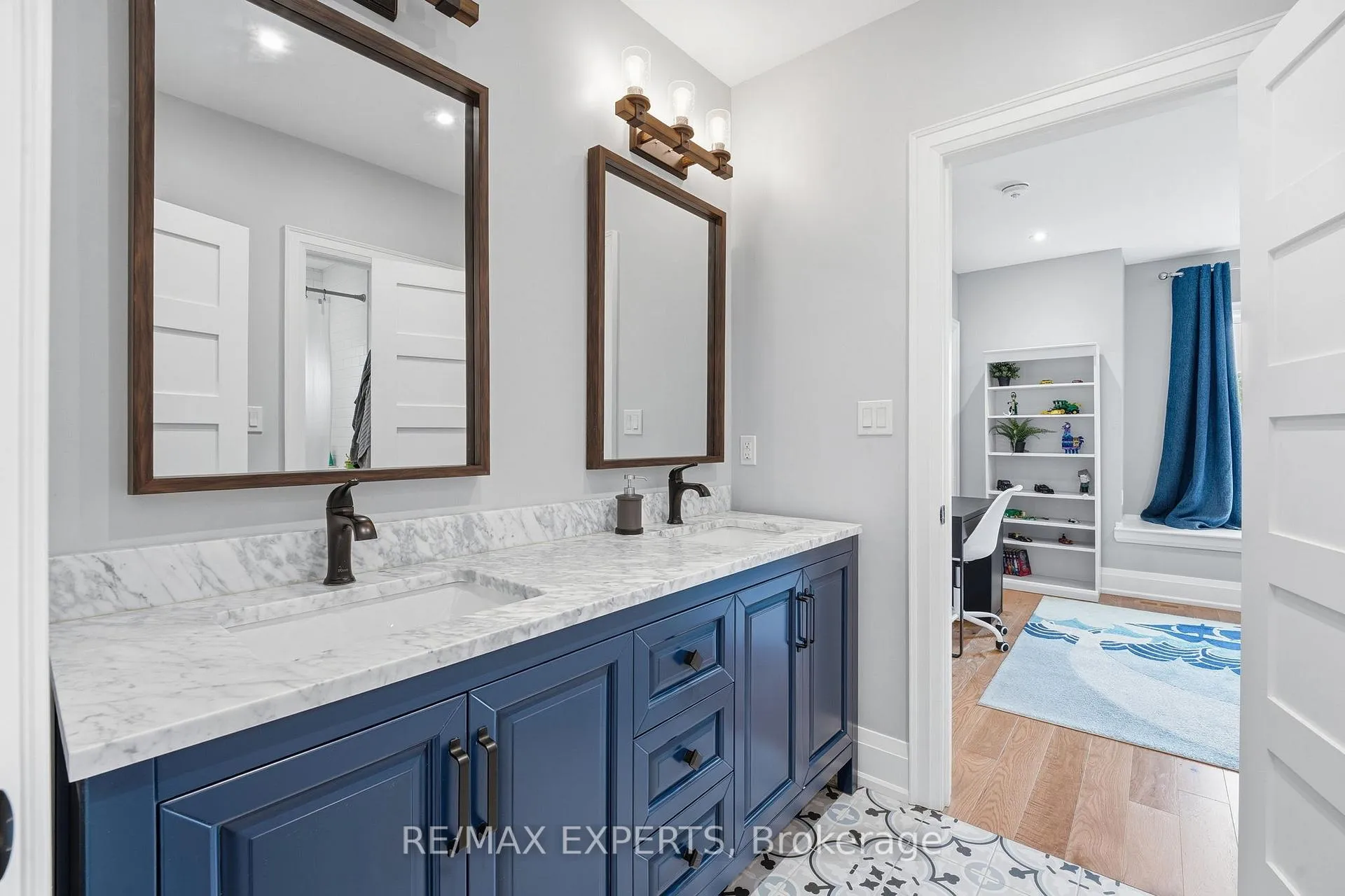 Photo 21 of 41 Loma Road, Etobicoke, Stonegate-Queensway — HOMEH