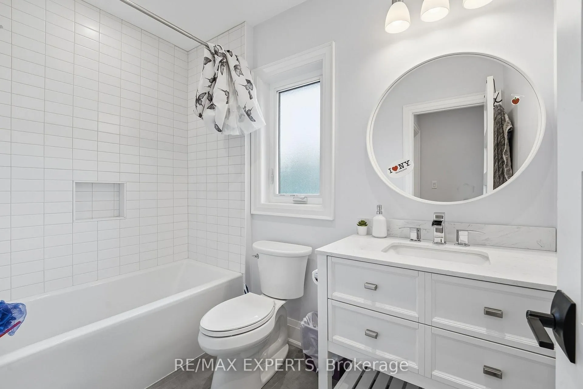 Photo 23 of 41 Loma Road, Etobicoke, Stonegate-Queensway — HOMEH