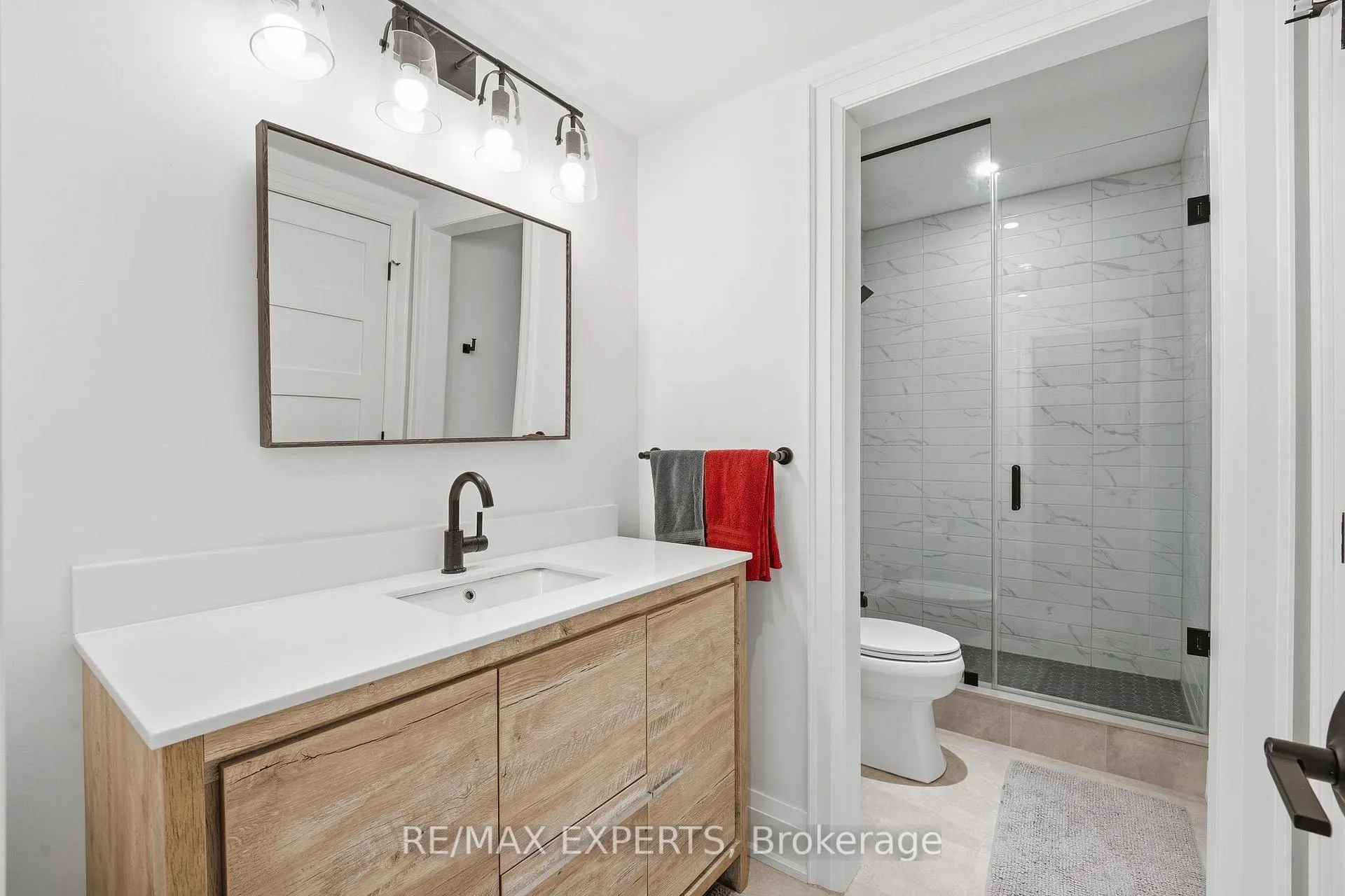 Photo 27 of 41 Loma Road, Etobicoke, Stonegate-Queensway — HOMEH