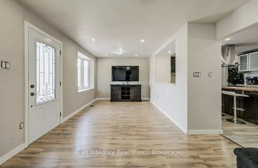 Photo 2 of 54 Seventh Avenue, Brantford, Eagle Place East — HOMEH