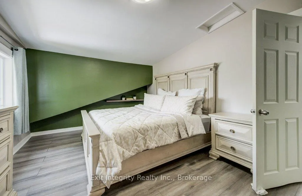 Photo 12 of 54 Seventh Avenue, Brantford, Eagle Place East — HOMEH