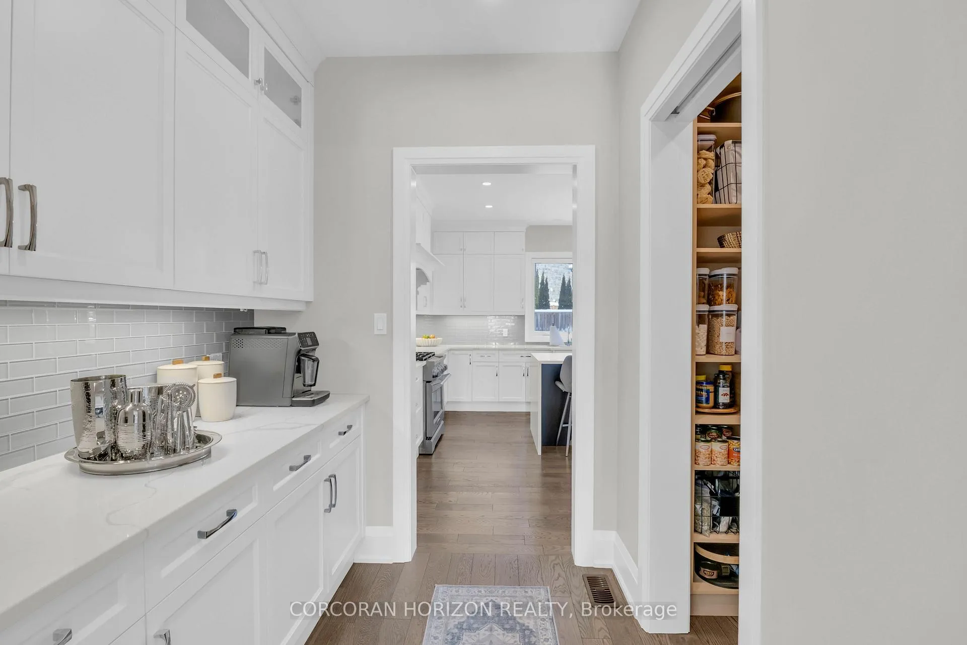 Photo 5 of 908 Fall Harvest Court, Kitchener, Pioneer Tower West — HOMEH