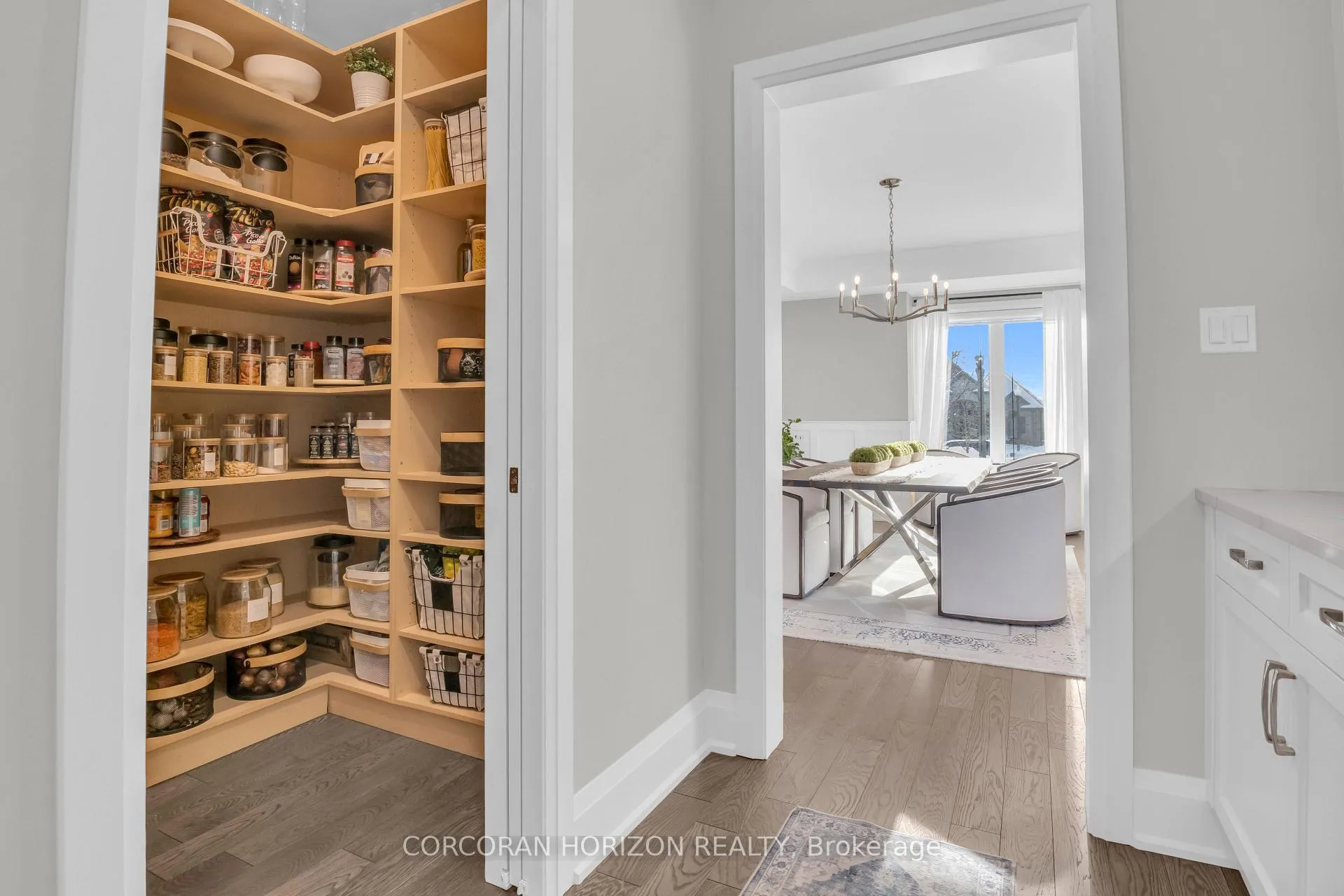 Photo 6 of 908 Fall Harvest Court, Kitchener, Pioneer Tower West — HOMEH