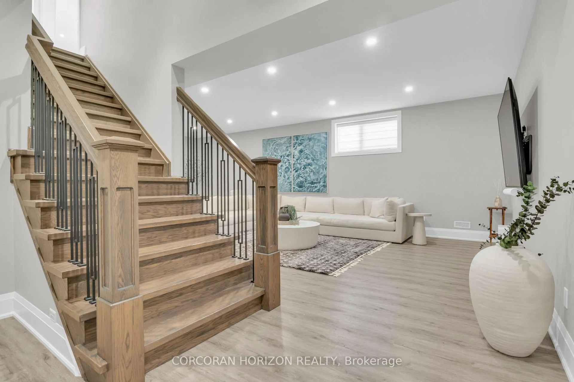 Photo 32 of 908 Fall Harvest Court, Kitchener, Pioneer Tower West — HOMEH