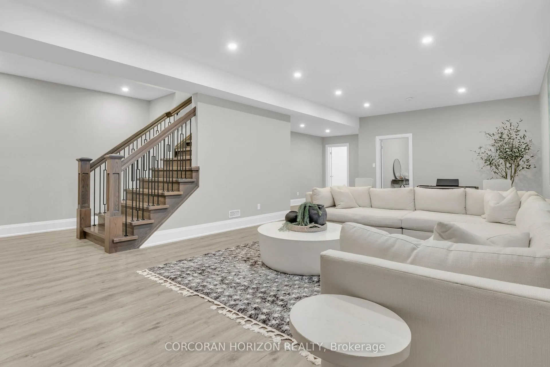Photo 33 of 908 Fall Harvest Court, Kitchener, Pioneer Tower West — HOMEH