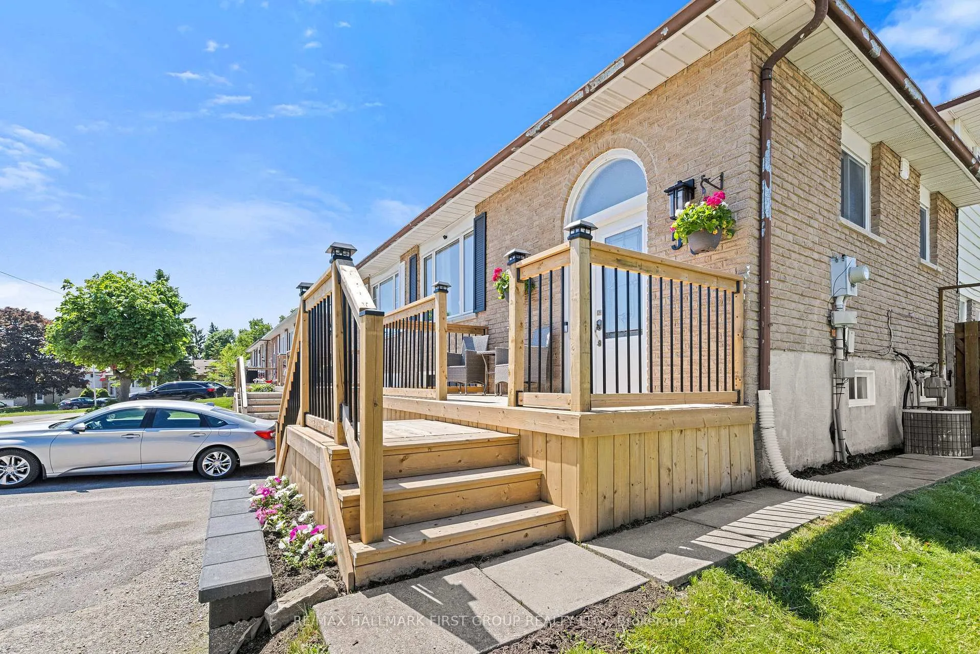Photo 3 of 50 Doreen Crescent, Clarington, Bowmanville — HOMEH