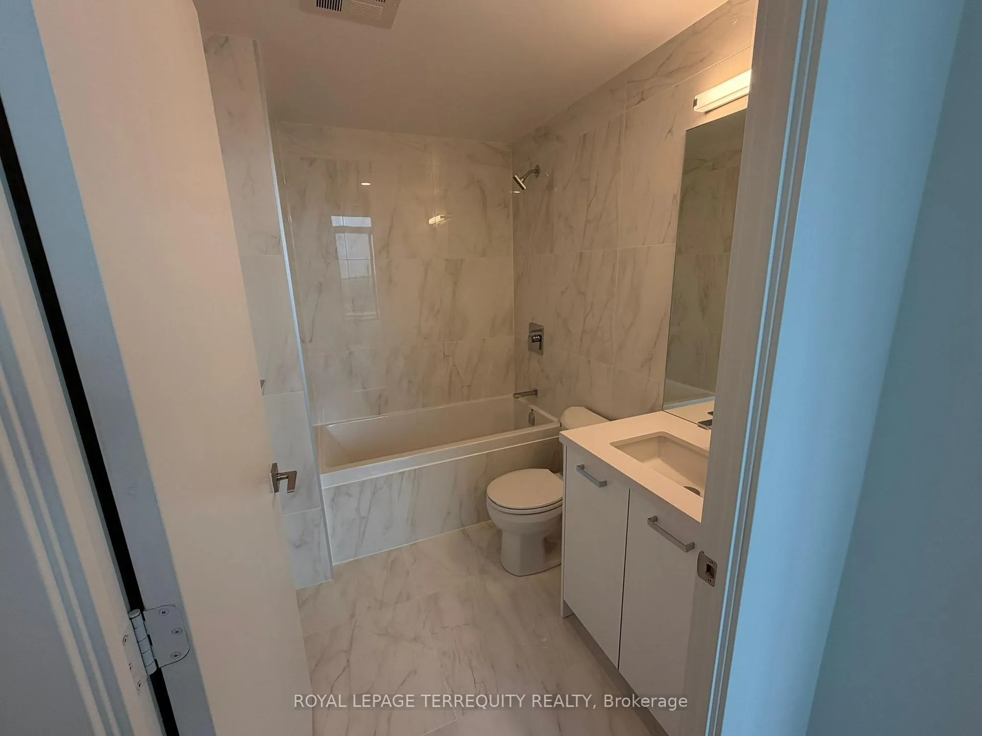 Photo 11 of Unit 2003, 195 McCaul Street, Toronto, Kensington-Chinatown — HOMEH