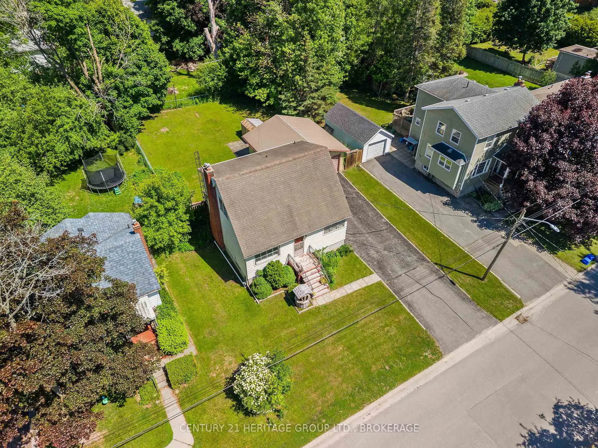 Photo 7 of 139 Florence Street, Kingston, West of Sir John A. Blvd — HOMEH