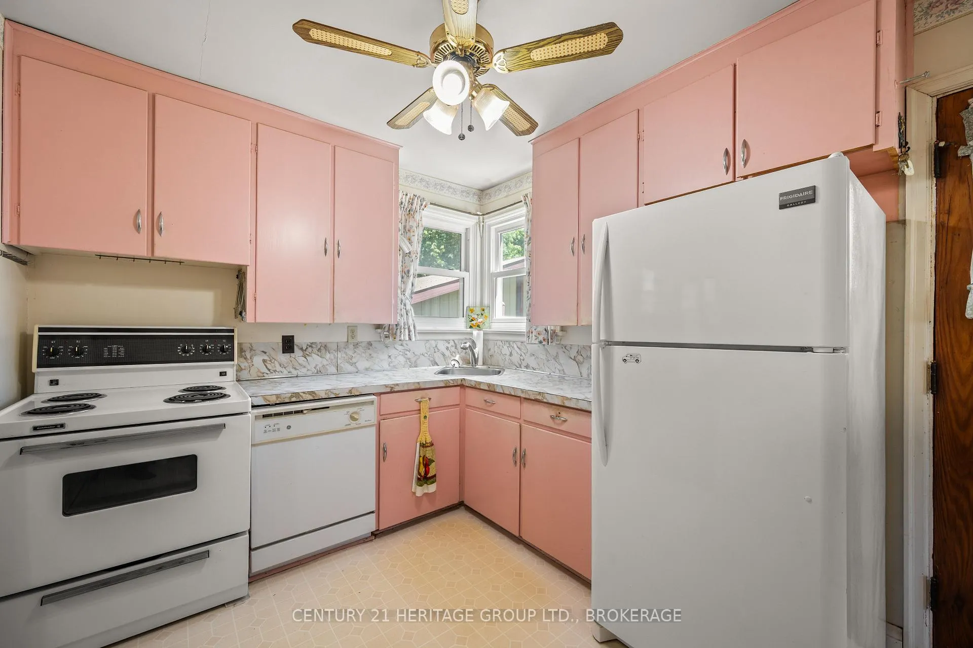 Photo 16 of 139 Florence Street, Kingston, West of Sir John A. Blvd — HOMEH